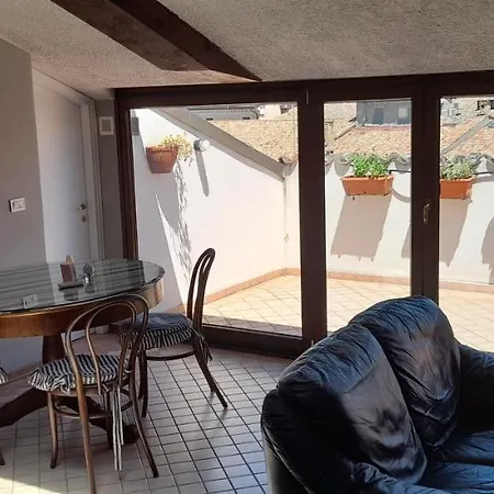 Apartamento Corte Cavour. Mansarda Nel Cuore Della