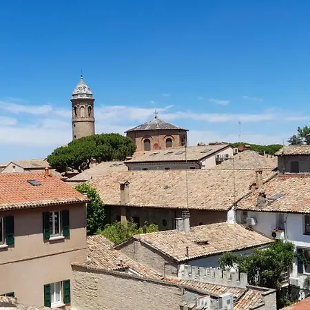 Corte Cavour. Mansarda Nel Cuore Della *