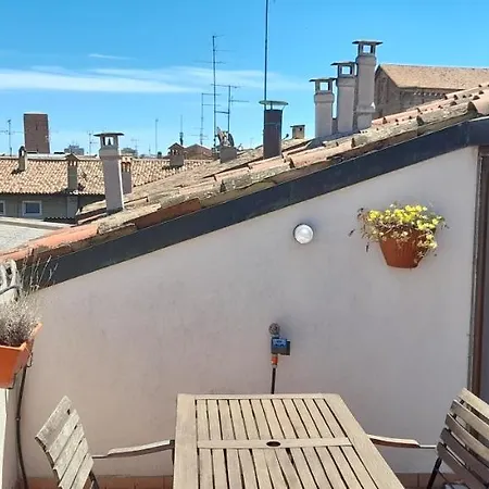 Apartamento Corte Cavour. Mansarda Nel Cuore Della Ravena