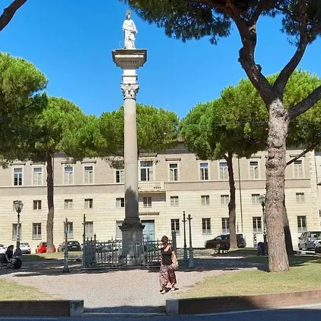Corte Cavour. Mansarda Nel Cuore Della Apartamento *