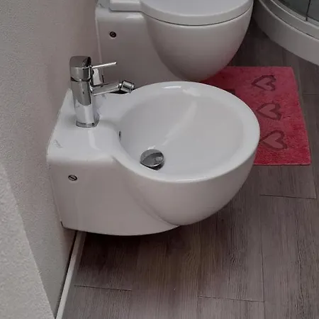 Apartman Corte Cavour. Mansarda Nel Cuore Della Citta