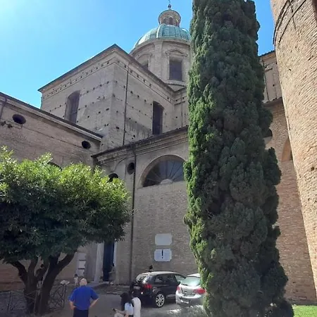 Corte Cavour. Mansarda Nel Cuore Della Citta