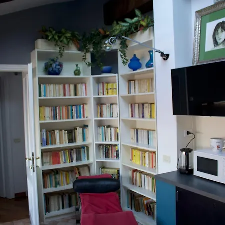 Corte Cavour. Mansarda Nel Cuore Della Citta