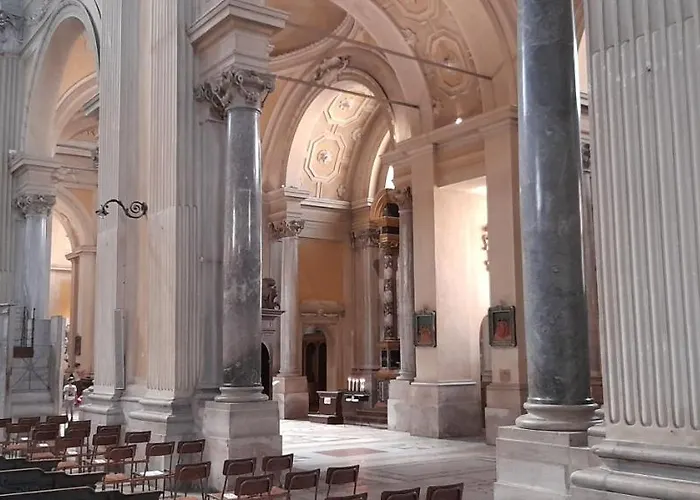 Corte Cavour. Mansarda Nel Cuore Della