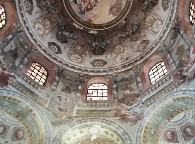 Corte Cavour. Mansarda Nel Cuore Della Citta 拉文纳