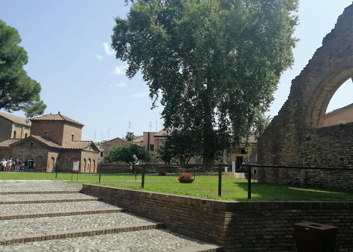 Corte Cavour. Mansarda Nel Cuore Della